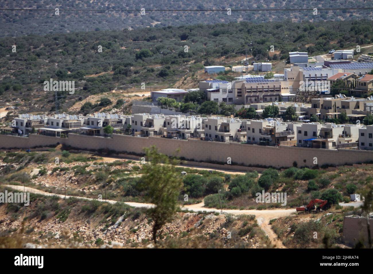 Naplouse, Palestine. 22nd juin 2022. Vue générale des nouveaux bâtiments de la colonie israélienne de la Revava, au sud de Naplouse, en Cisjordanie. Crédit : SOPA Images Limited/Alamy Live News Banque D'Images