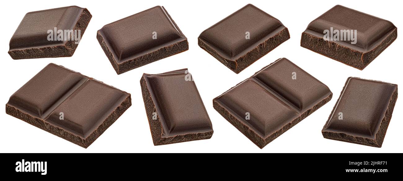 Morceaux de chocolat noir isolés sur fond blanc Banque D'Images