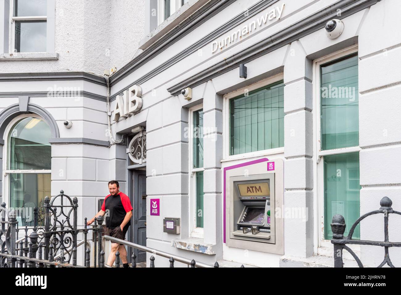 Dunmanway, West Cork, Irlande. 20th juillet 2022. AIB a déclaré que la banque numérique est la raison pour laquelle elle est en train de se passer de liquidités dans 70 succursales à travers le pays. L'une de ces branches, Dunmanway, change le 21st octobre, la branche Clonakilty étant l'alternative la plus proche, à environ 21 km. Crédit : AG News/Alay Live News Banque D'Images