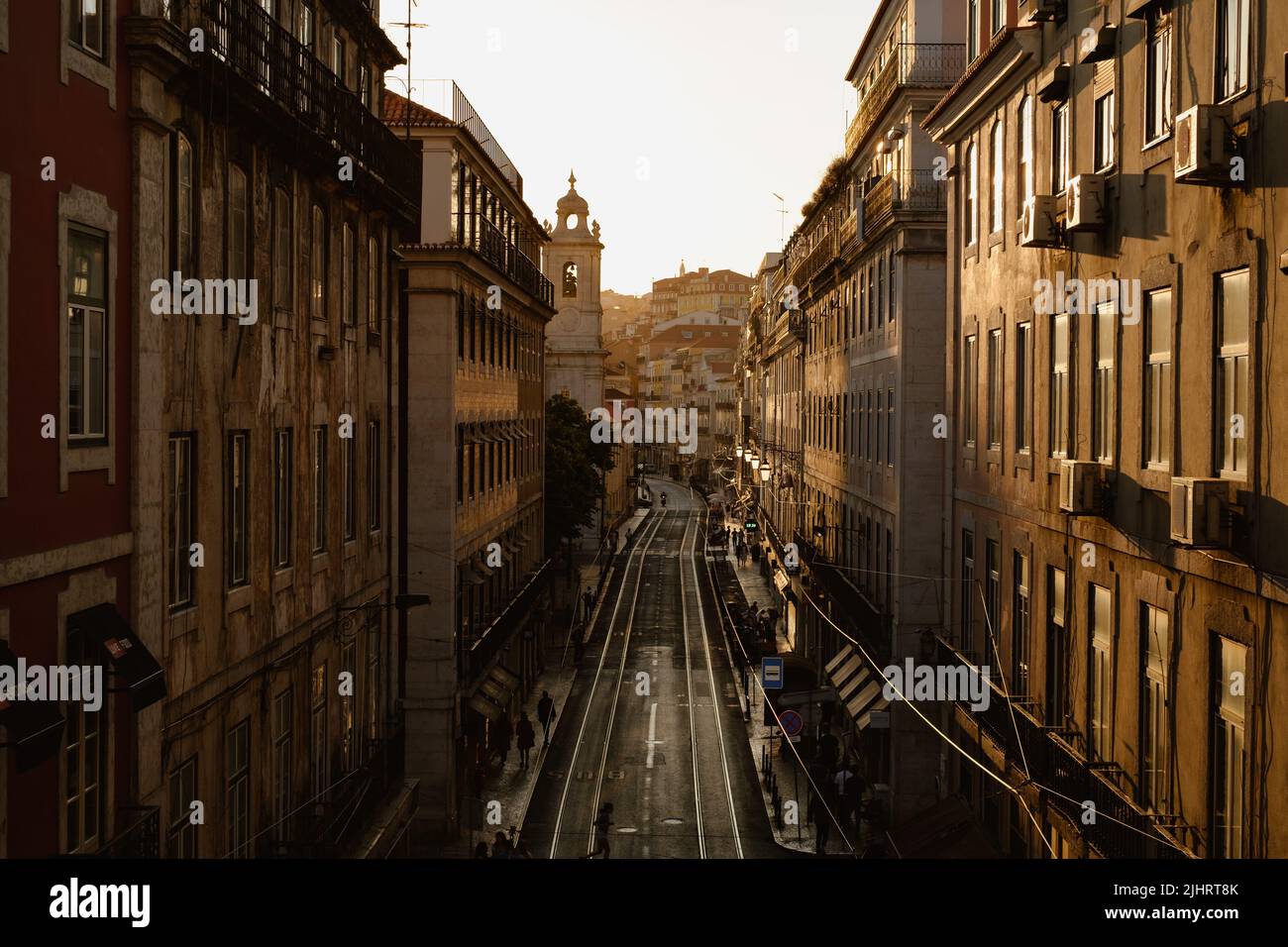 Une belle vue de la vieille ville de Baixa dans la ville de Lisbonne pendant le coucher du soleil Banque D'Images