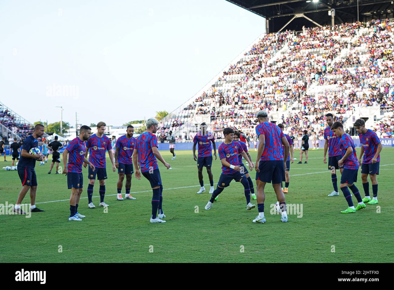 Fort Lauderdale, Floride, États-Unis, 19 juillet 2022, Les joueurs du FC Barcelona s'échauffent au DRV PNK Stadium lors d'un match amical. (Crédit photo: Marty Jean-Louis) crédit: Marty Jean-Louis/Alamy Live News Banque D'Images