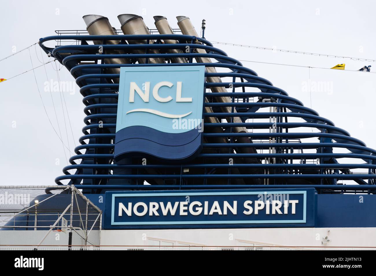 Seattle - 18 juillet 2022 ; logo et plaque signalétique du navire de croisière NCL de l'Esprit norvégien Banque D'Images