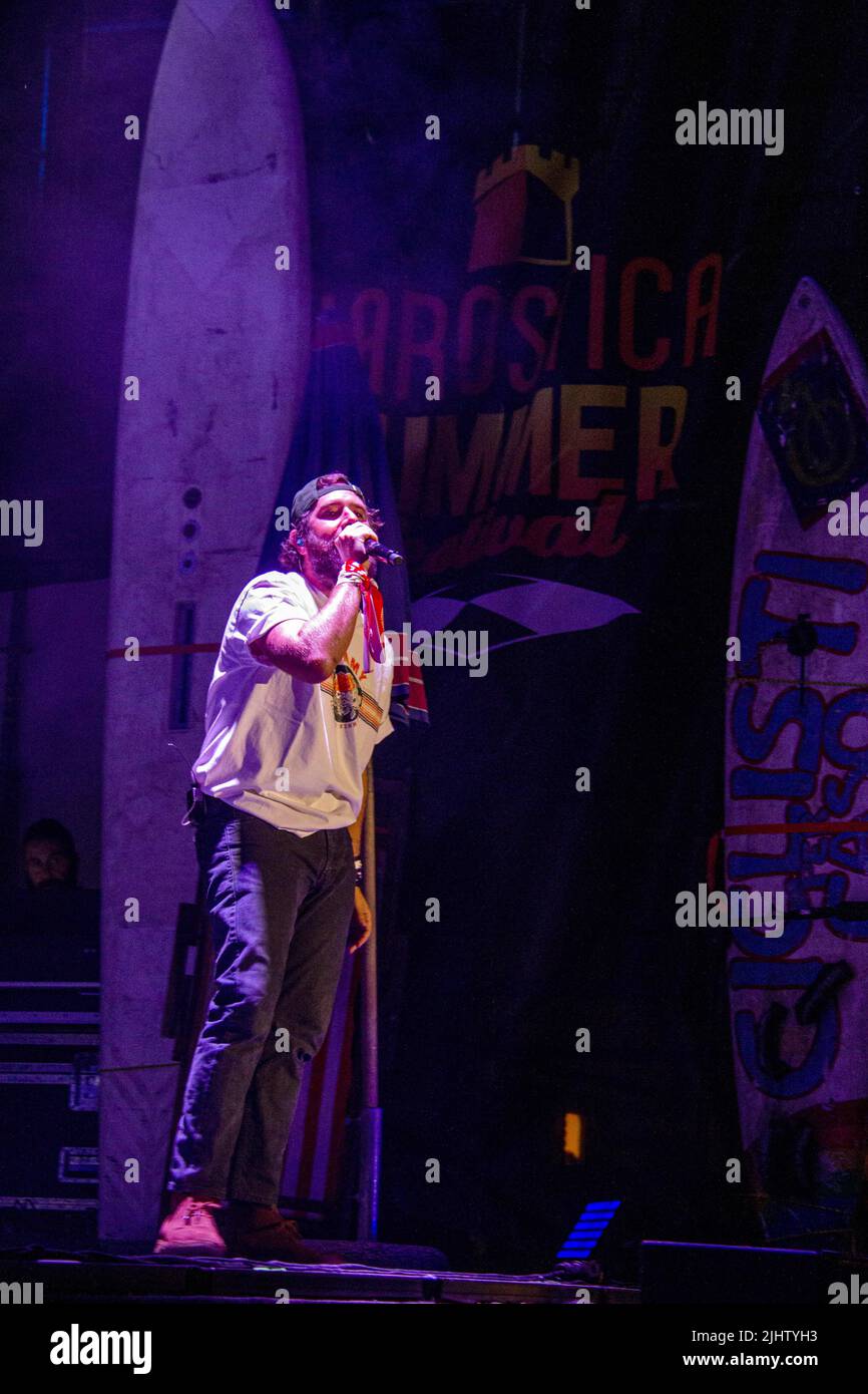 18 juillet 2022, Marostica, Vicence / Vénétie, Italie: Le chanteur-compositeur italien Tommaso Paradiso se produit au Festival d'été Marostica 2022 dans une étape de son ''Tommy Summer Tour (image de crédit: © Mimmo Lamacchia/Pacific Press via ZUMA Press Wire) Banque D'Images