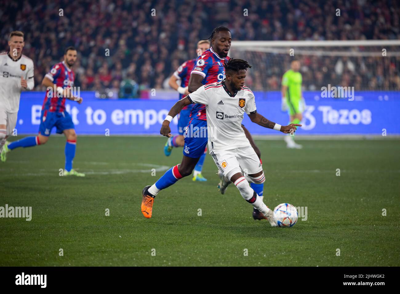 Melbourne, Australie. 19th juillet 2022. Frederico Rodrigues de Paula Santos (R), connu sous le nom de Fred de Manchester United lors du match d'avant-saison entre Manchester United et Crystal Palace au Melbourne Cricket Ground. Manchester United défait Crystal Palace 3-1. Crédit : SOPA Images Limited/Alamy Live News Banque D'Images