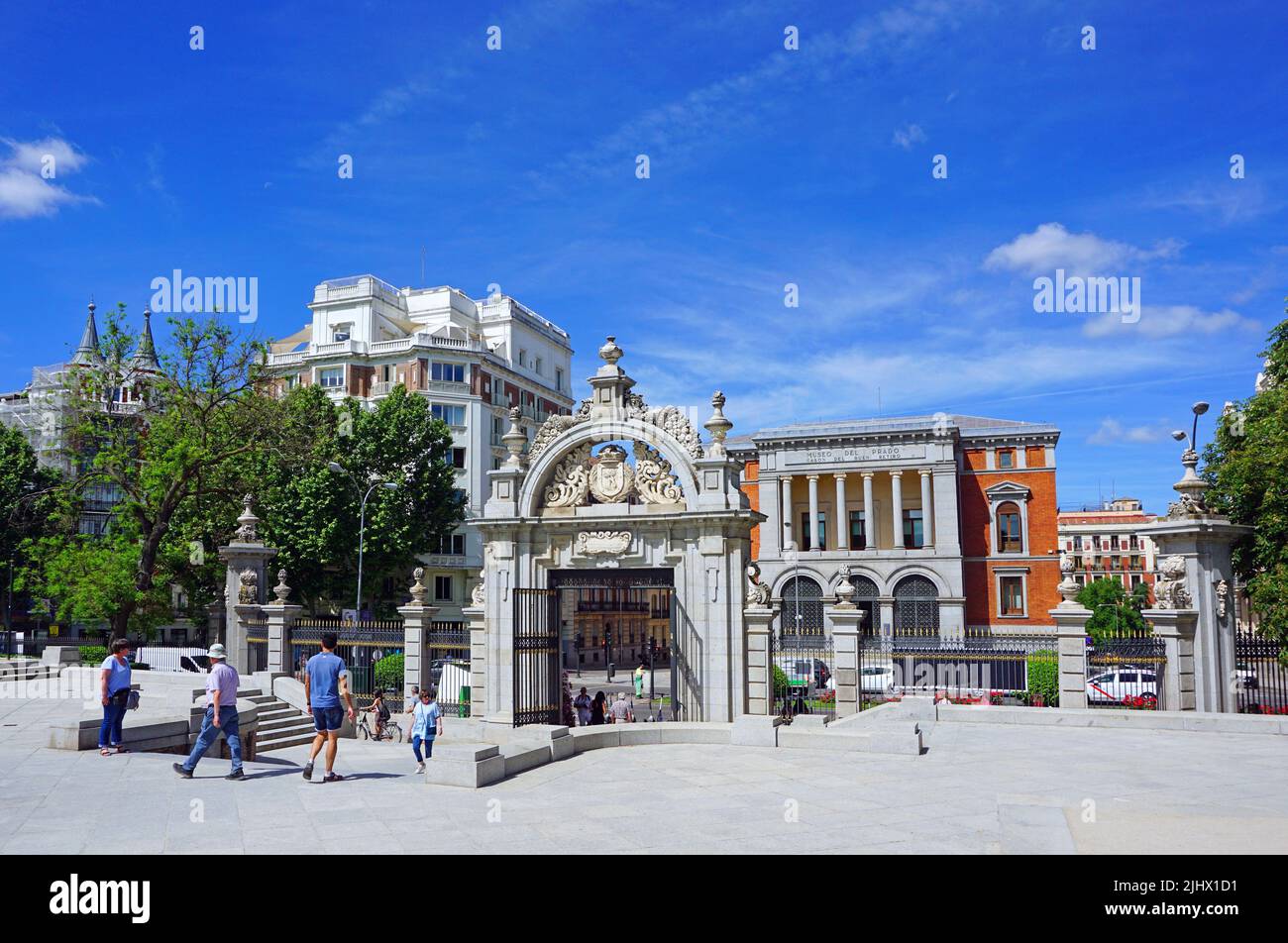 Felipe IV porte ou Puerta de Felipe IV au Parc Buen Retiro, Parque del Buen Retiro à Madrid, Espagne.El Retiro appartenait d'abord à la monarchie espagnole.fin 19th siècle il est devenu un parc public. Banque D'Images