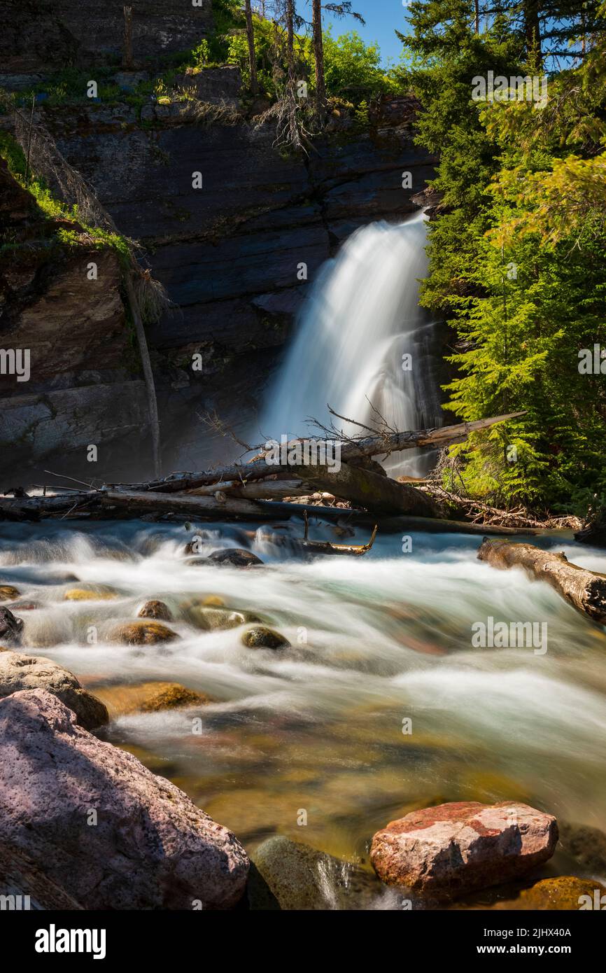 L'eau qui coule de Baring Falls dans le Glacier National Park, Montana, USA  Photo Stock - Alamy