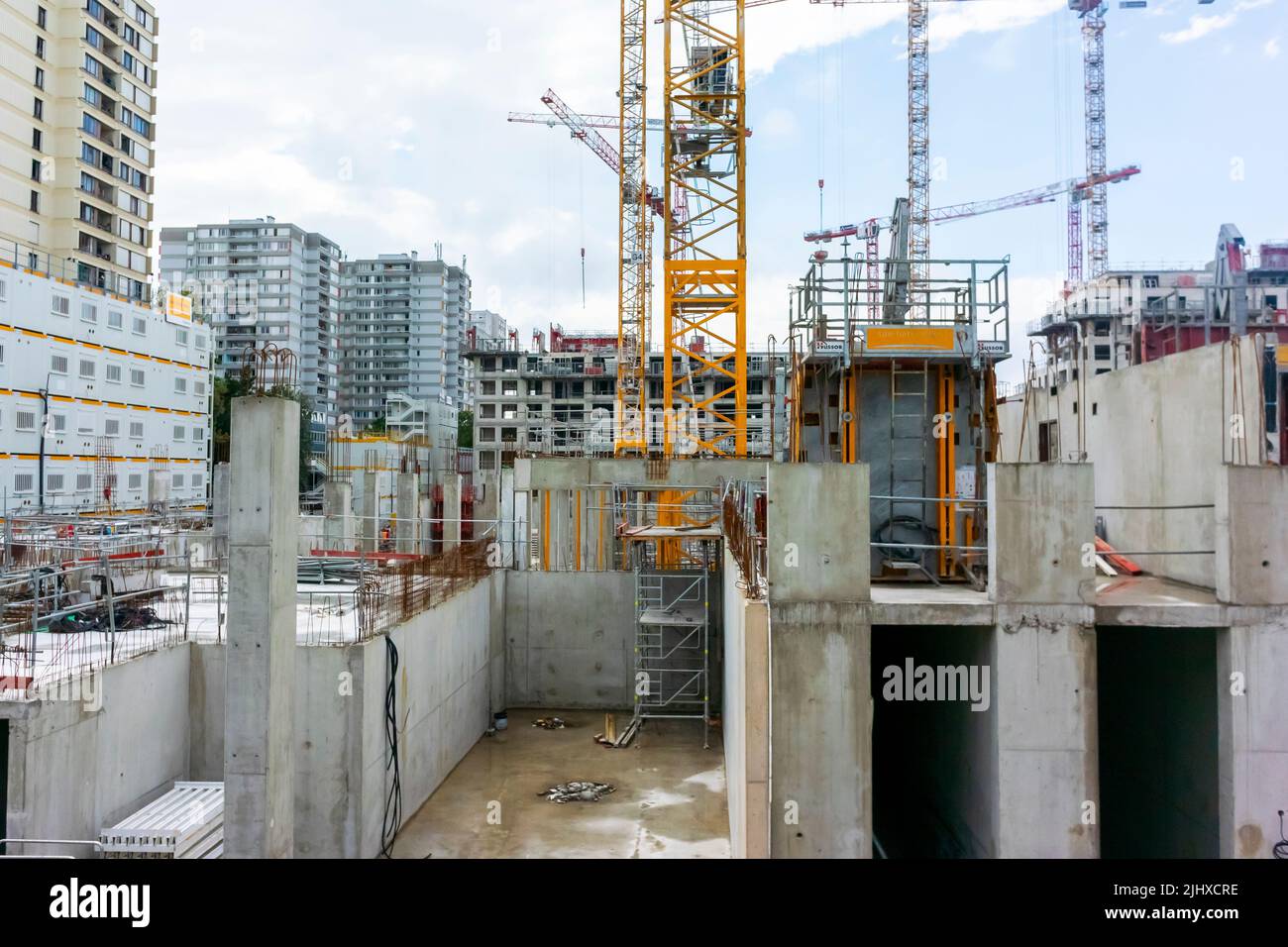 Bobigny, France, reconstruction Centre ville, banlieue de Paris, Seine-Saint-Denis, chantier, immeuble d'habitation investissant, banlieue française, banlieue Paris, architecture, paris logement, dépenses publiques en France Banque D'Images