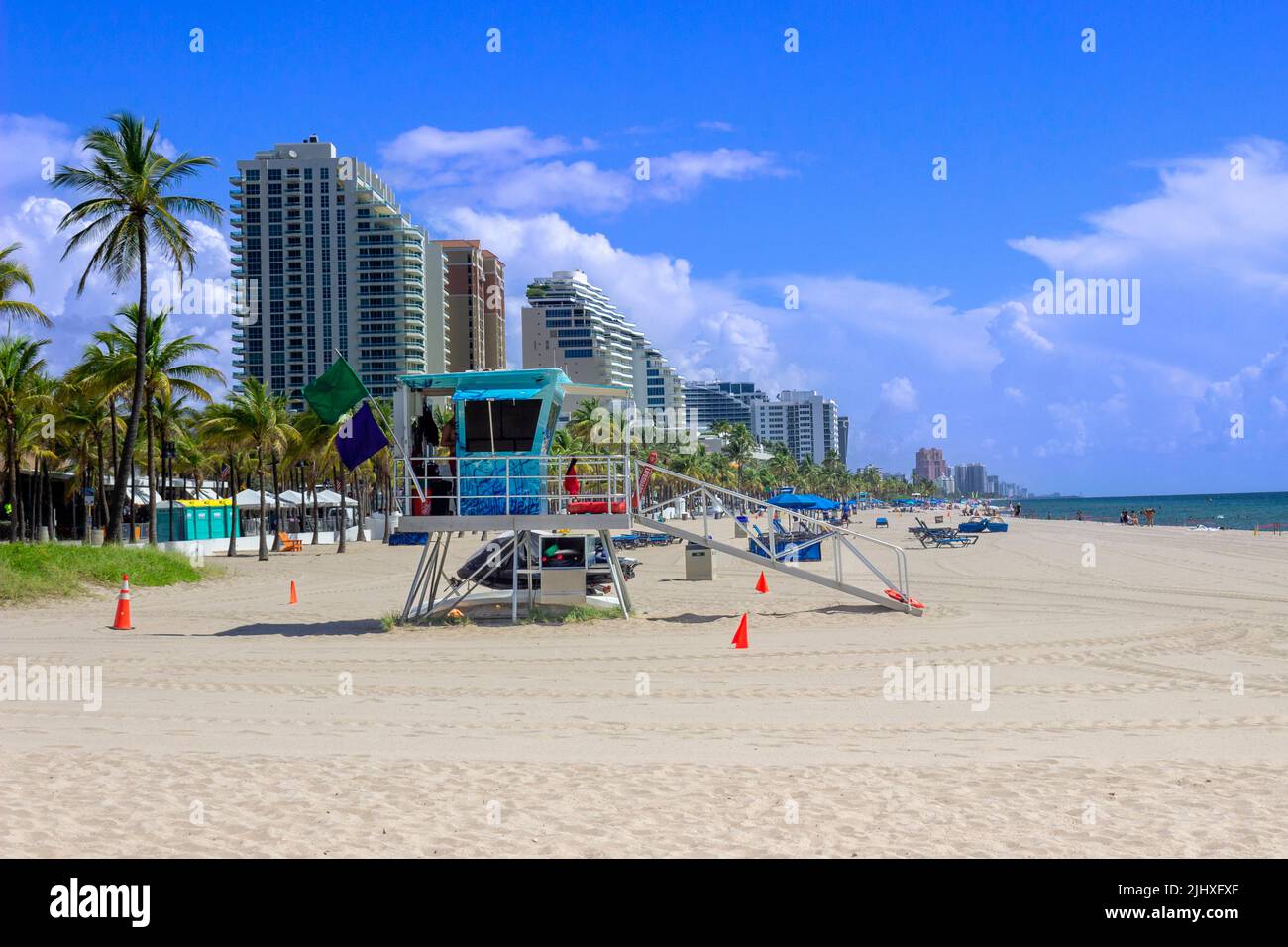 Vue sur le Ritz Carlton Hotel, le Marriott et la Beach place depuis Las Olas Beach Banque D'Images