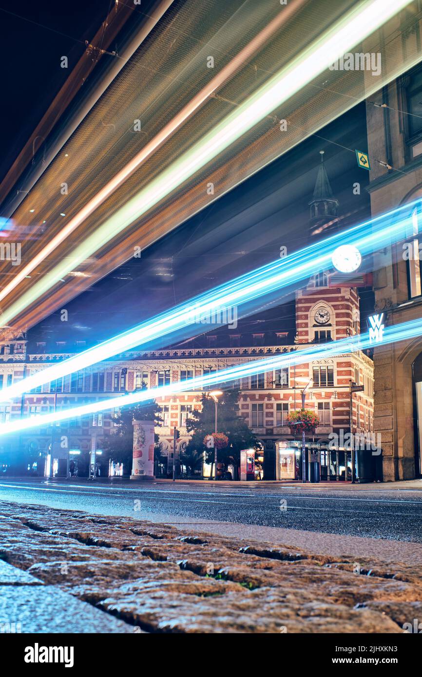 La place de la colère à Erfurt en Allemagne la nuit. Photo de haute qualité Banque D'Images