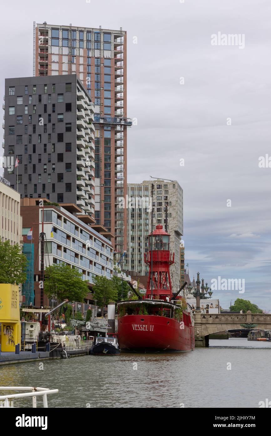 Le navire 11 est un petit gastro britannique au Wijnhaven, dans le centre-ville de Rotterdam, aux pays-Bas Banque D'Images