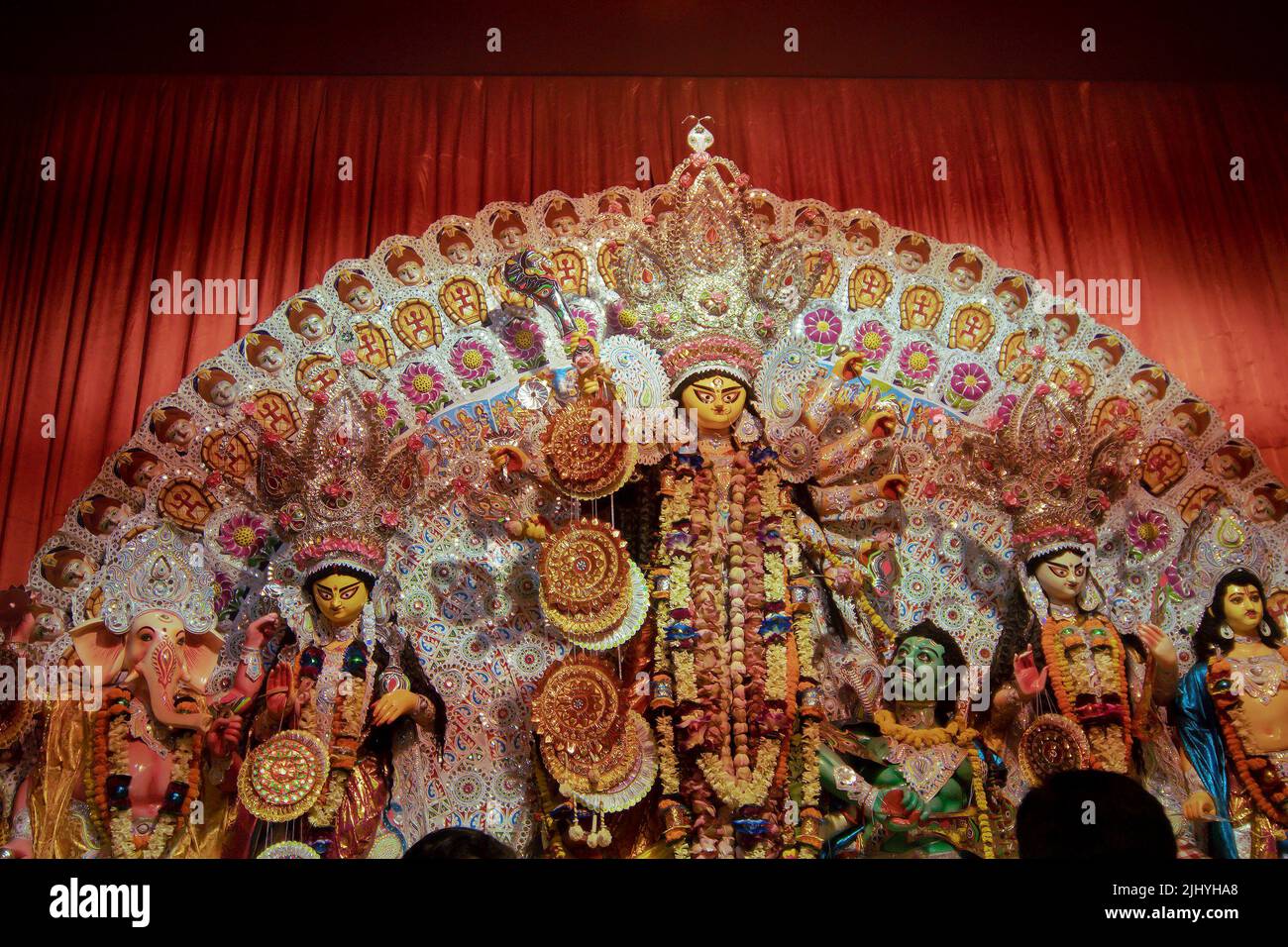 Howrah, Inde - 15 octobre 2021 : Durga idole d'après Sandhi Puja, la jonction sacrée d'Ashtami, huitième jour et Nabami, le quatre-vingt-neuvième jour, comme rituel hindou Banque D'Images