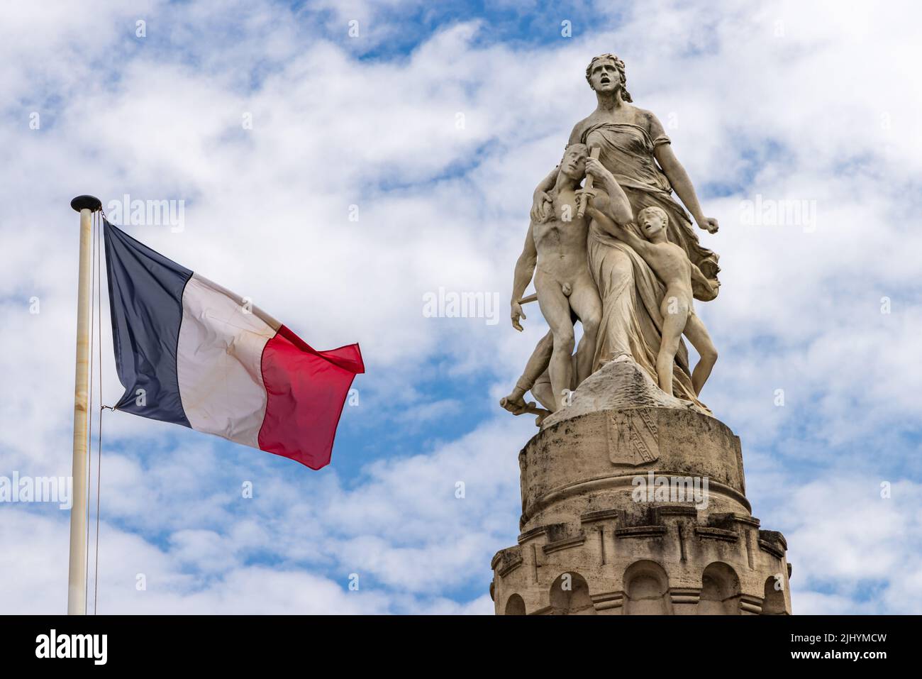 Troyes, France -5 mai 2022: Monument des enfants de l'Aube en face de la gare centrale de Troyes en France Banque D'Images