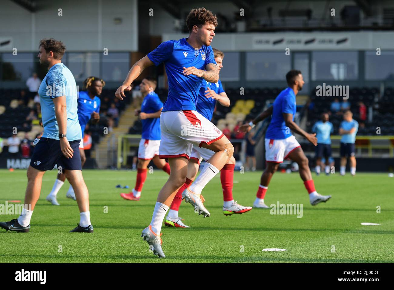 Nico Williams, de la forêt de Nottingham, se réchauffe avant le début du match d'avant-saison entre la forêt de Nottingham et Hertha Berlin au stade Pirelli, Burton Upon Trent, le mercredi 20th juillet 2022. (Credit: Jon Hobley | MI News) Credit: MI News & Sport /Alay Live News Banque D'Images