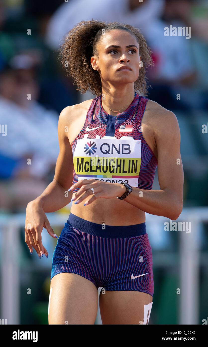 Sydney McLaughlin (États-Unis) en compétition dans les 400m haies féminines le cinquième jour aux Championnats du monde d'athlétisme, Hayward Field, Eugene, Oregon États-Unis Banque D'Images
