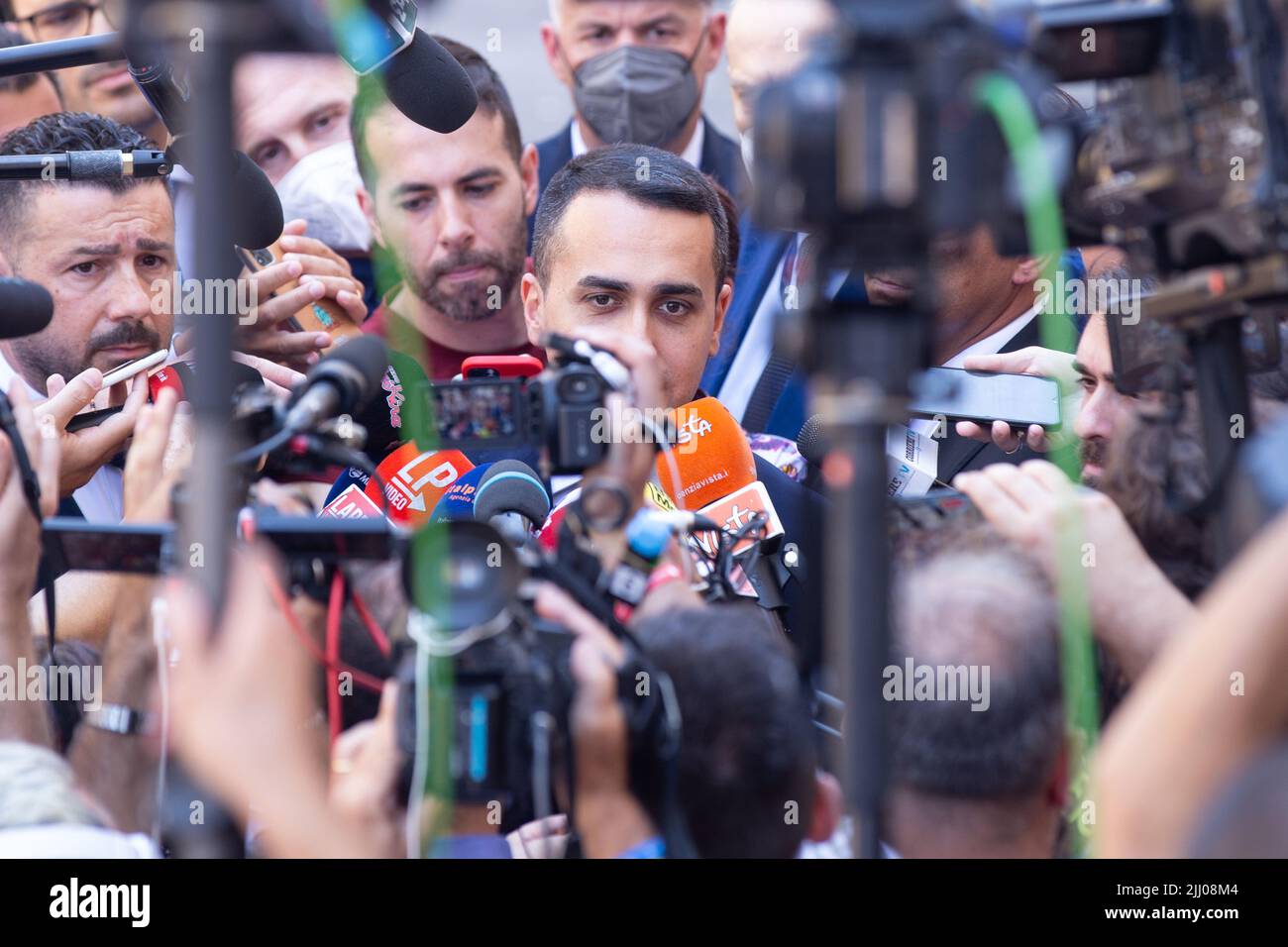 Rome, Italie. 21st juillet 2022. Luigi Di Maio rencontre des journalistes près du Palazzo di Montecitorio à Rome, pendant la crise gouvernementale (Credit image: © Matteo Nardone/Pacific Press via ZUMA Press Wire) Banque D'Images