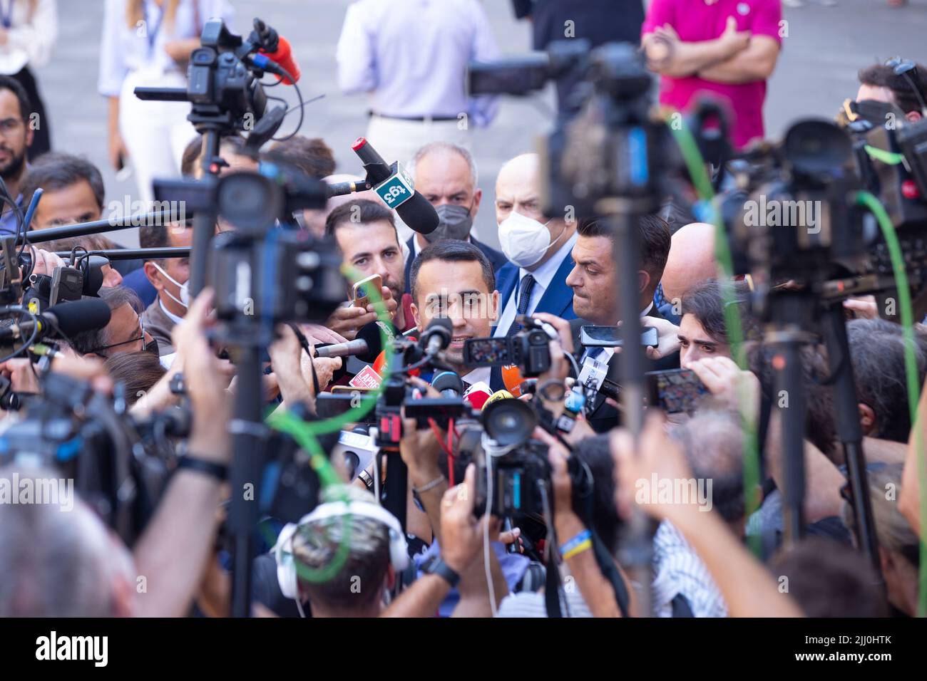 Rome, Italie. 21st juillet 2022. Luigi Di Maio rencontre des journalistes près du Palazzo di Montecitorio à Rome, pendant la crise gouvernementale (Credit image: © Matteo Nardone/Pacific Press via ZUMA Press Wire) Banque D'Images