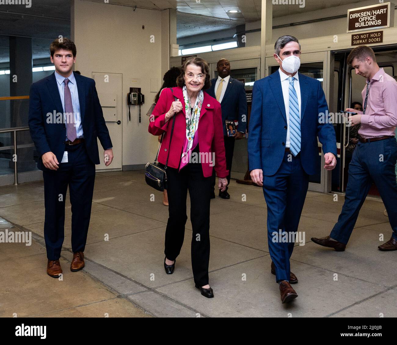 Washington, États-Unis. 21st juillet 2022. Le sénateur américain Dianne Feinstein (D-CA) près du métro du Sénat. Crédit : SOPA Images Limited/Alamy Live News Banque D'Images