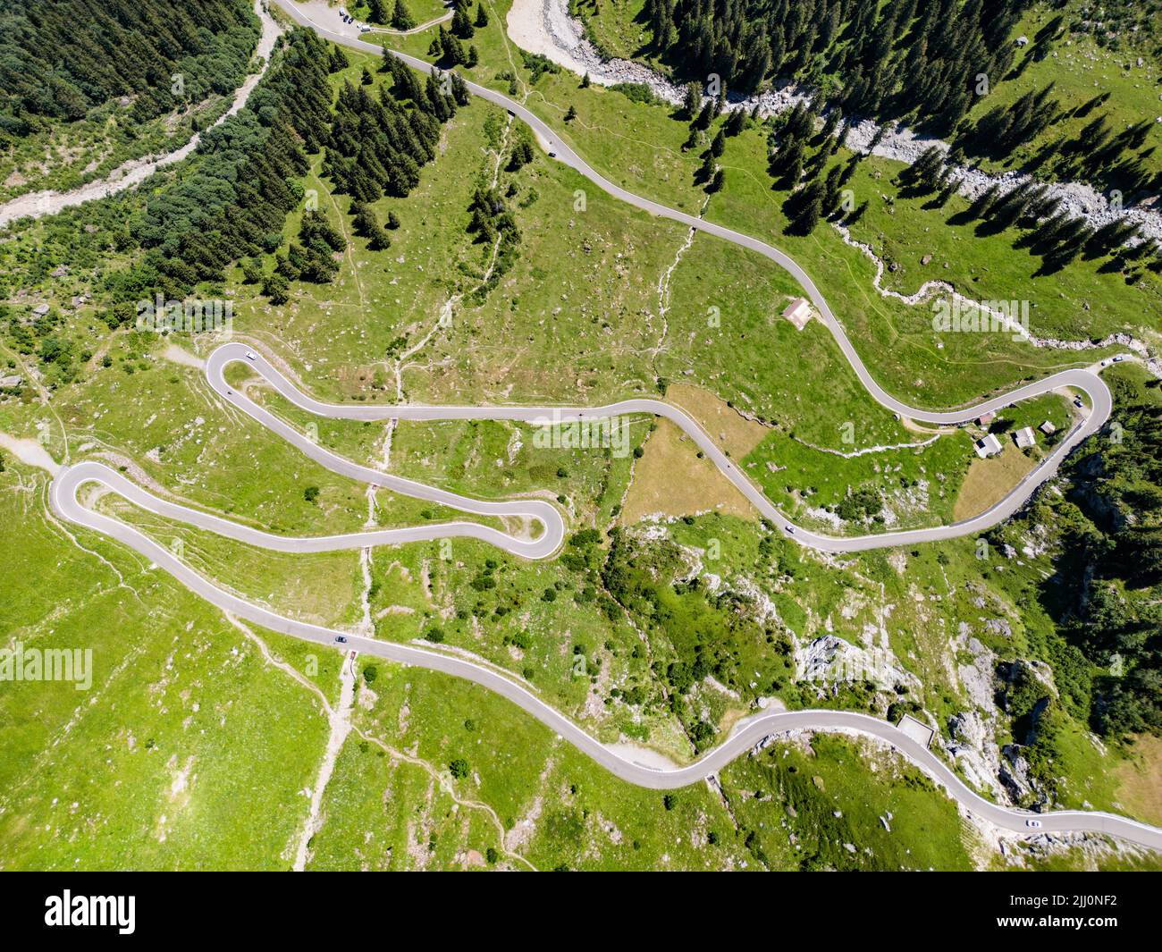 Paysage incroyable à Klausen Pass Mountain Road en Suisse - vue d'en haut Banque D'Images