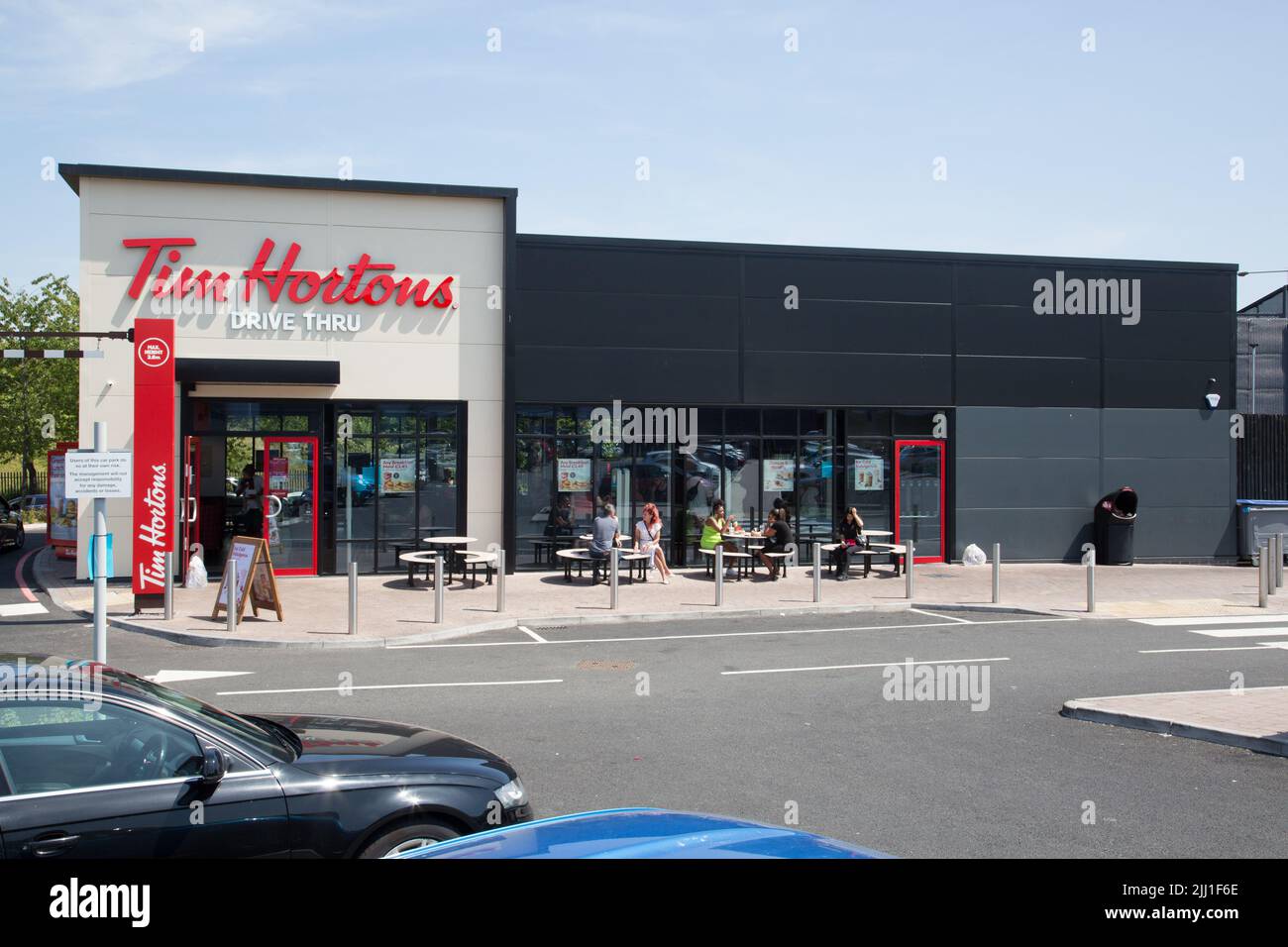 Restaurant Tim Hortons et drive-in, Oldbury Banque D'Images