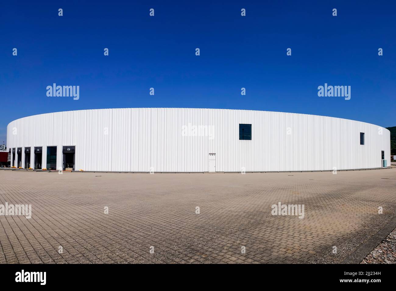 Site de production conçu par les architectes japonais SANAA, Vitra Campus depuis 2010, Weil am Rhein, Allemagne. Banque D'Images