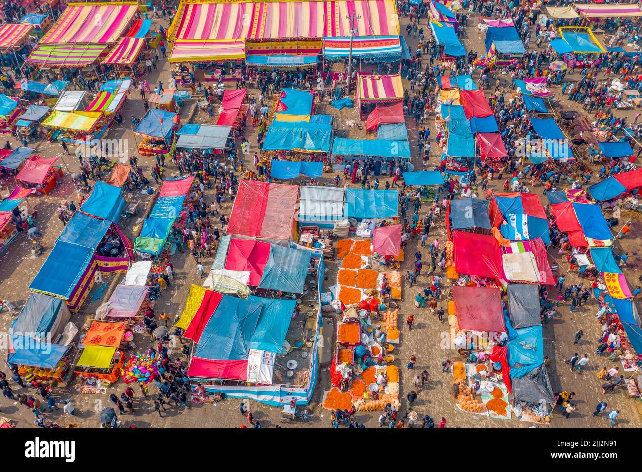 Vue aérienne d'une foire de village traditionnelle à Bogra, Bangladesh. C'est une tradition vieille d'environ 200 ans et tenue une fois par an. Banque D'Images