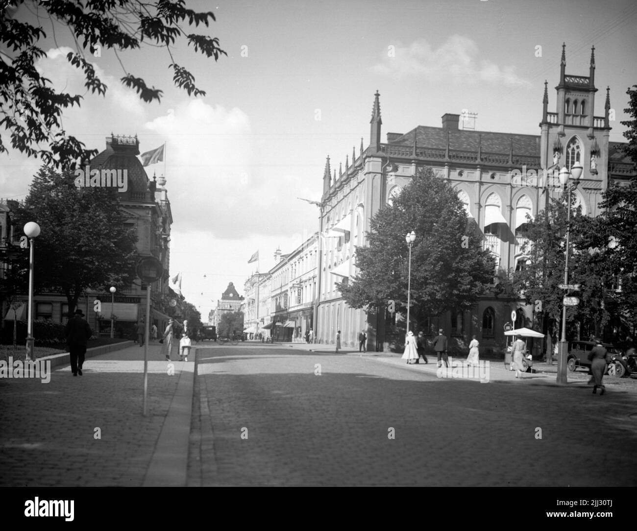 Stenhus sur trois étages avec façade néo-gothique en gris lisse, hôtel de ville. Drottninggatan nord. Banque D'Images
