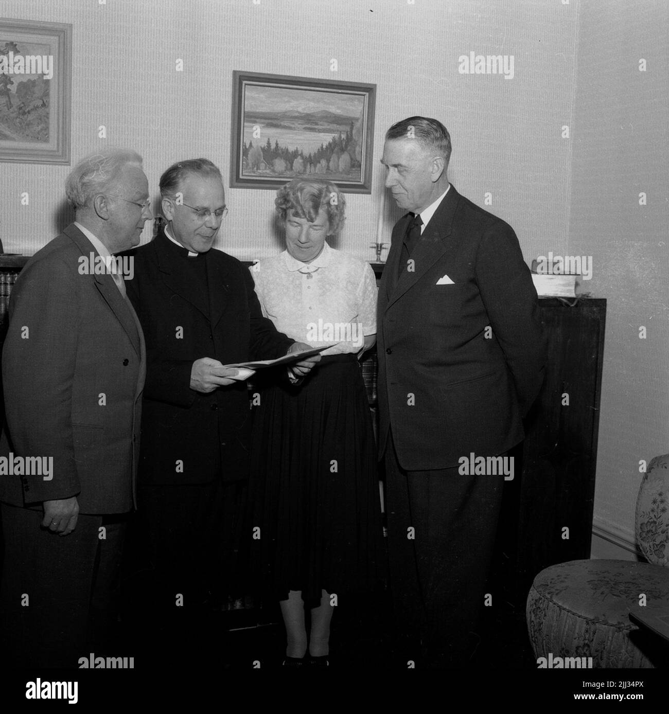 Réunion de la mission dans l'église de la Trinité.28 janvier 1955 Banque D'Images