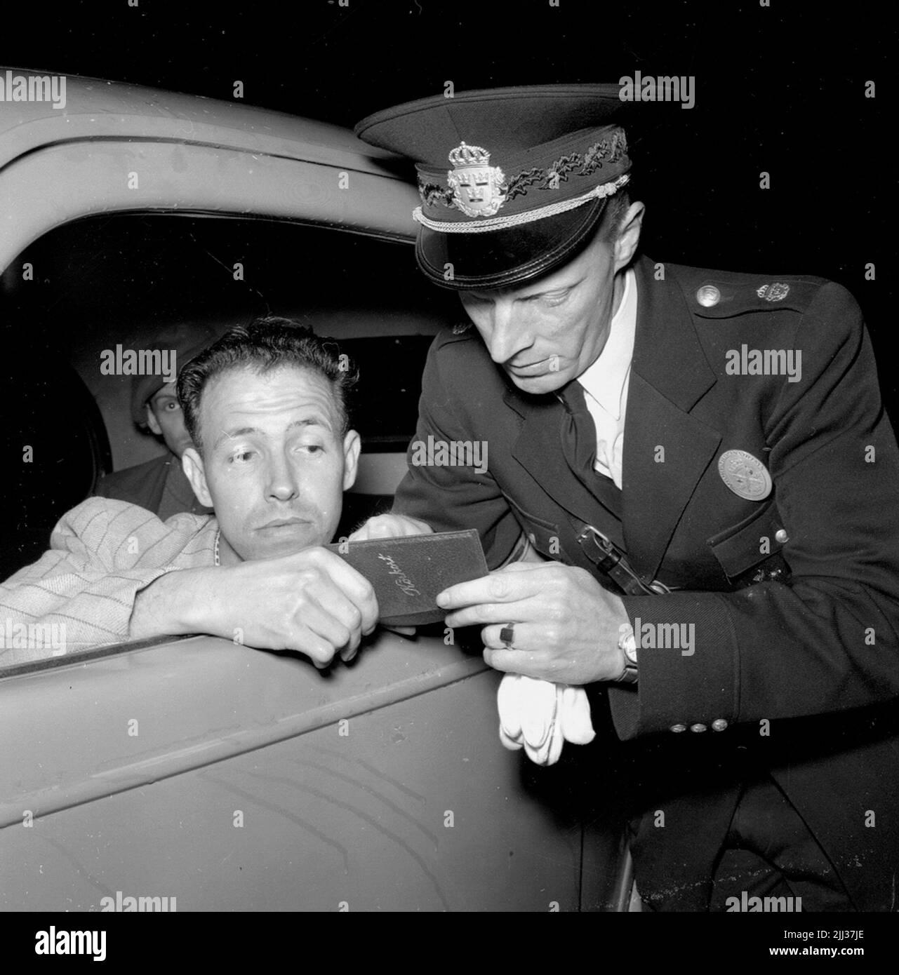 Contrôle de la circulation à Mosåsvägen.9 septembre 1955. Banque D'Images