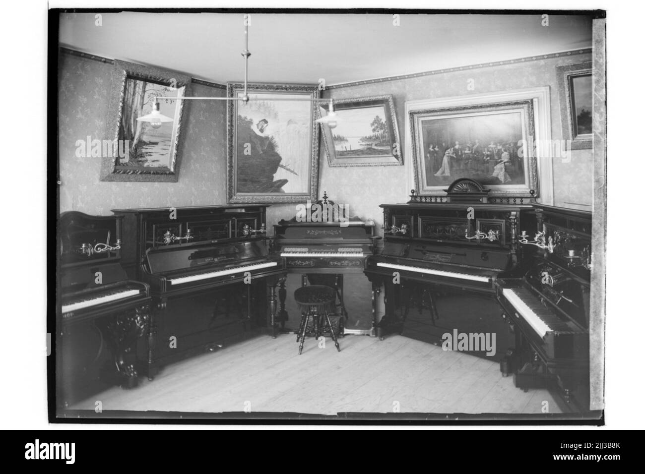 Carl Siverth Musik Deal, intérieur. Un orgue et 4 pianos. Banque D'Images