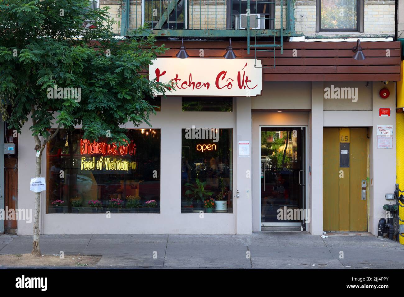 Kitchen Co UT, 85 Chrystie St, New York, NY. Façade extérieure du restaurant vietnamien dans le quartier chinois de Manhattan. Cuisine Út. Banque D'Images