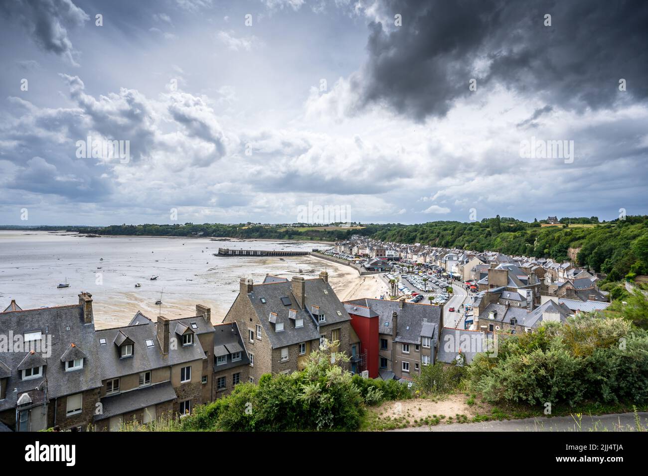 Vue sur Cancale, la ville des huîtres (Bretagne, France) Banque D'Images