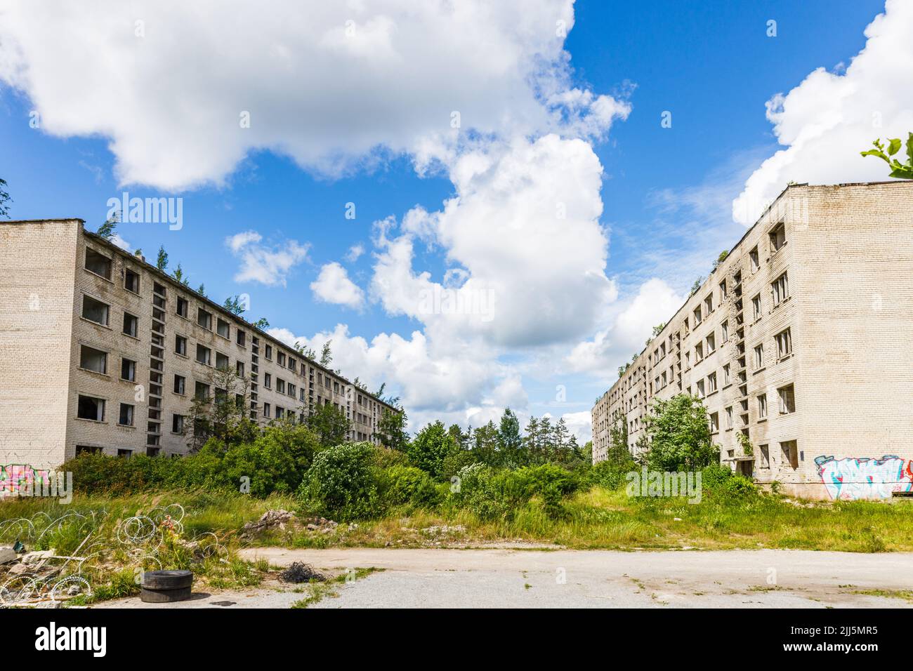 Abandonné la ville fantôme militaire secrète de l'Union soviétique Irbene en Lettonie Banque D'Images