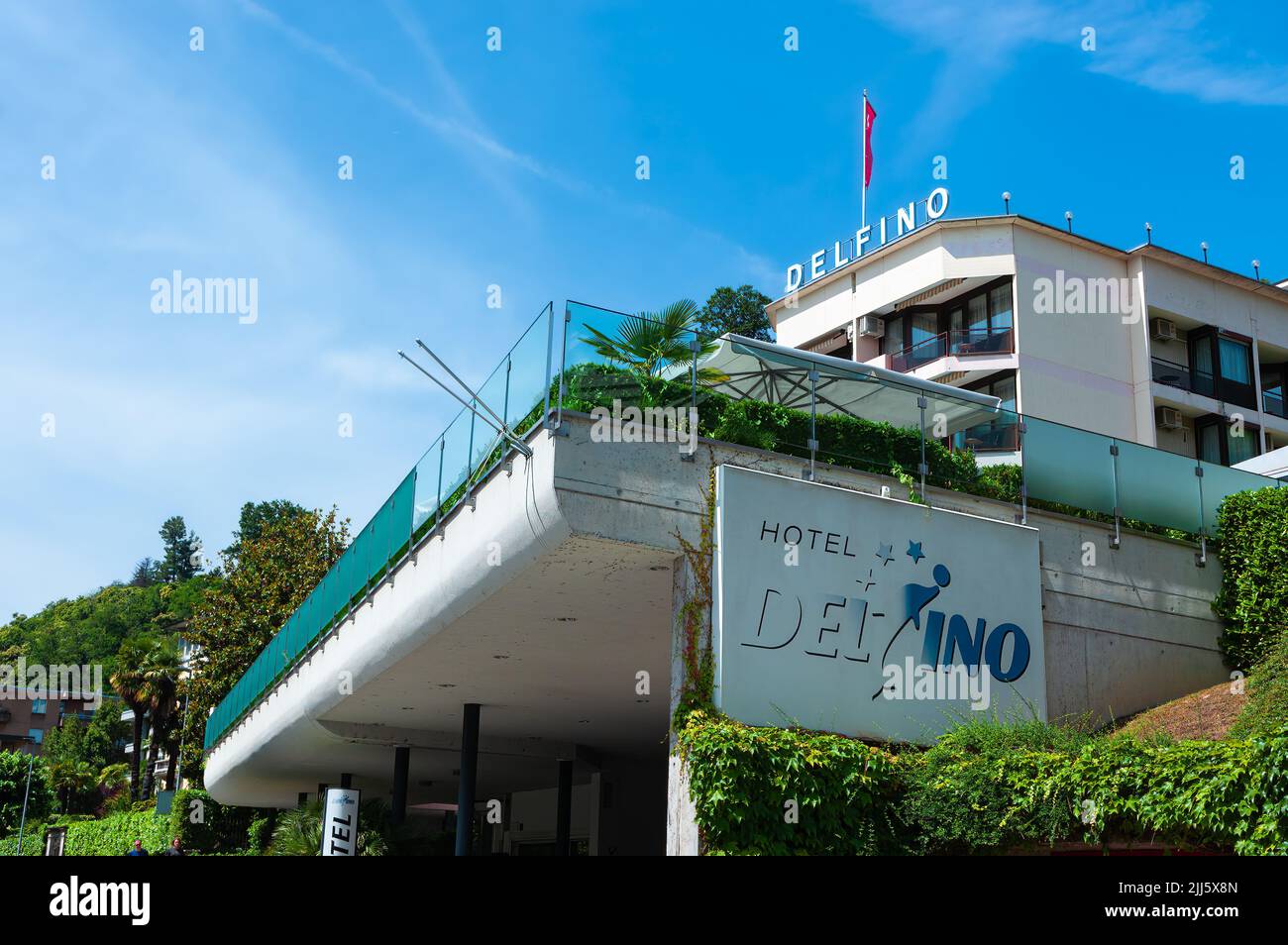 Lugano, Suisse - 4 juin 2022: Hôtel familial à Lugano, Suisse, bénéficie d'un emplacement privilégié près du bord du lac Banque D'Images