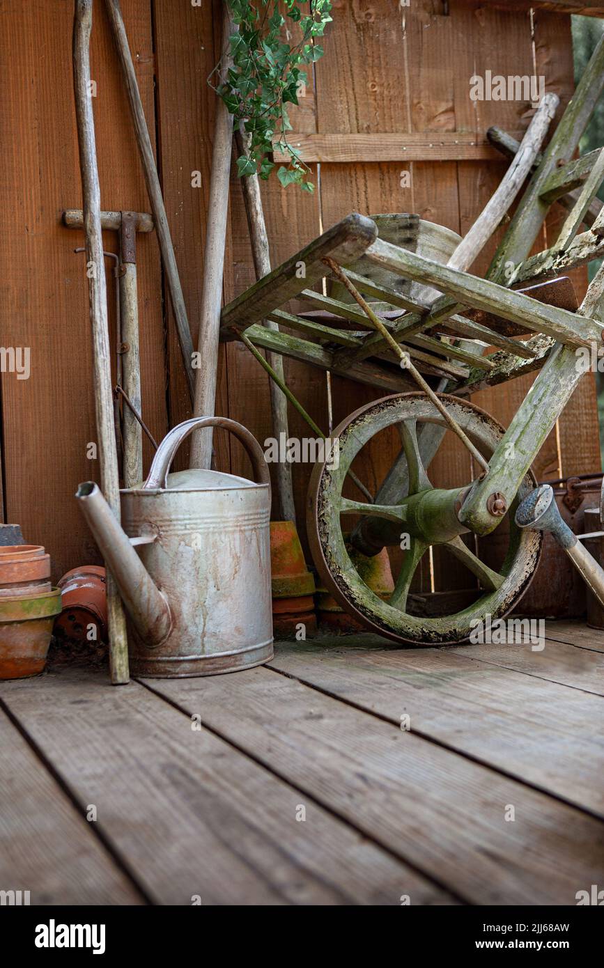 Vieux outils du jardinier Banque D'Images