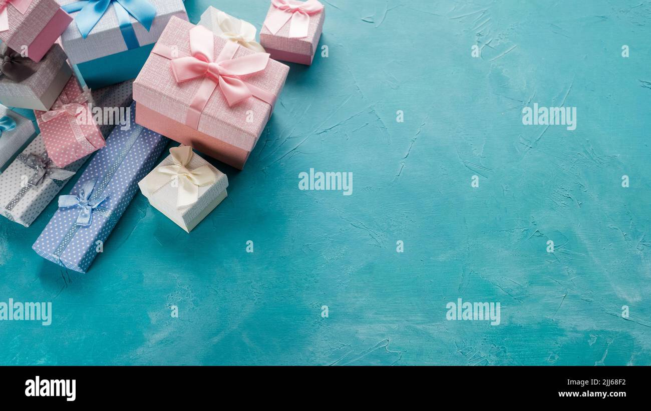 assortiment cadeau sexe famille bleu rose surprise Banque D'Images