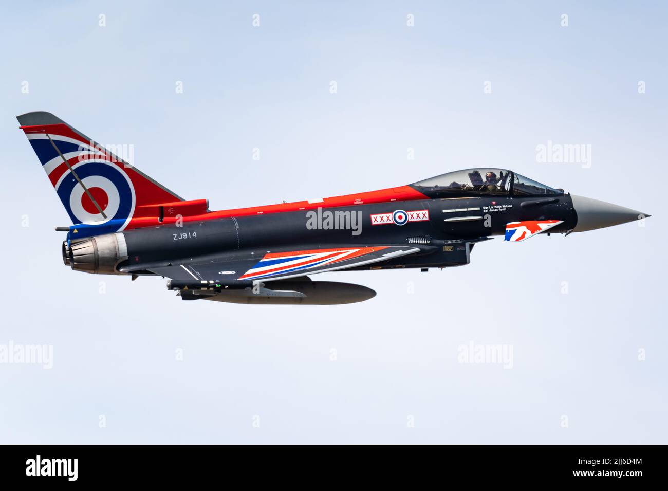 L'exposition solo de l'Eurofighter Typhoon 'Blackjack' de la Royal Air Force qui se produit au RIAT 2022. Banque D'Images