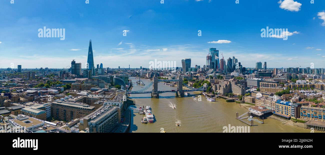 Panorama aérien de Londres le 2022 juillet pendant la vague de chaleur Banque D'Images