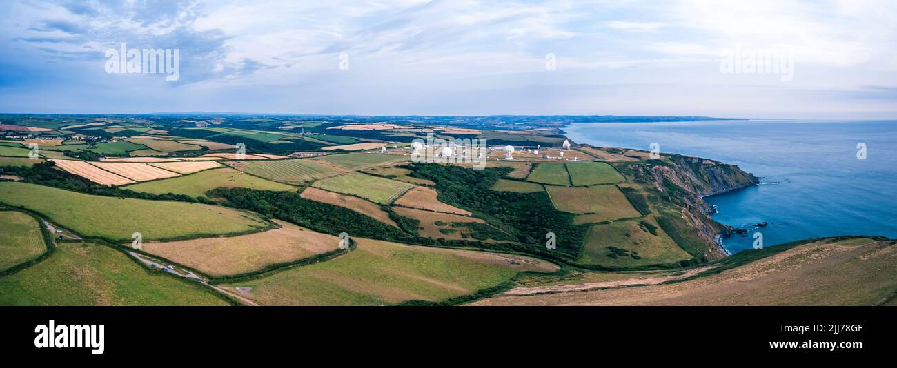 Champs et fermes sur GCHQ Bude, GCHQ composite signaux Organisation Station Morwenstow, Cornwall, Angleterre Banque D'Images