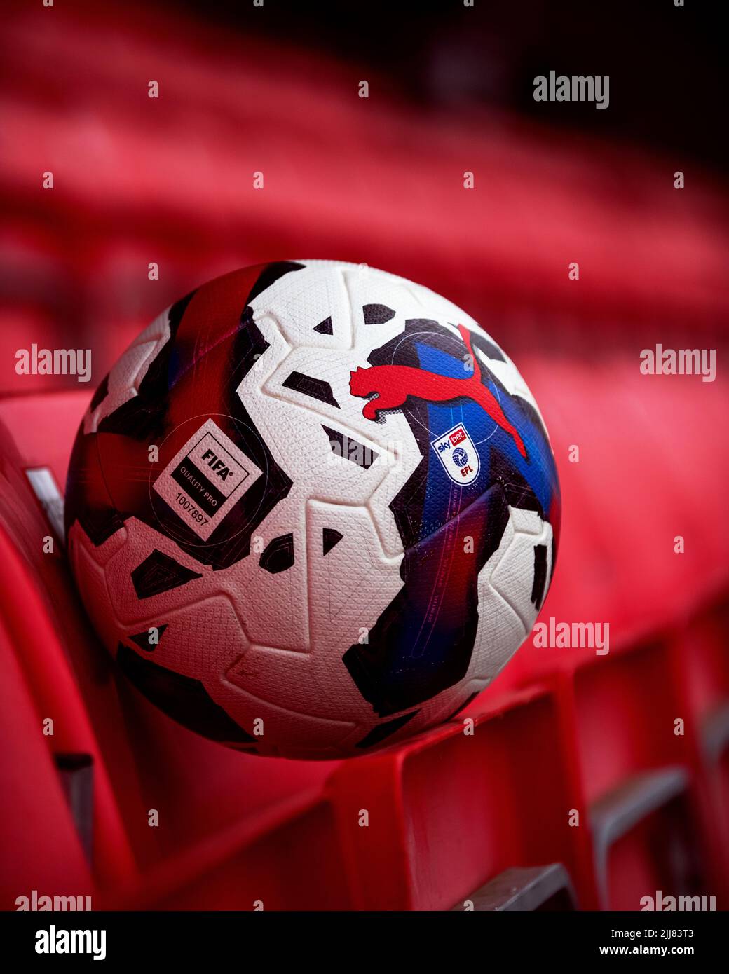 PUMA ballon officiel de match EFL 22/23 Banque D'Images