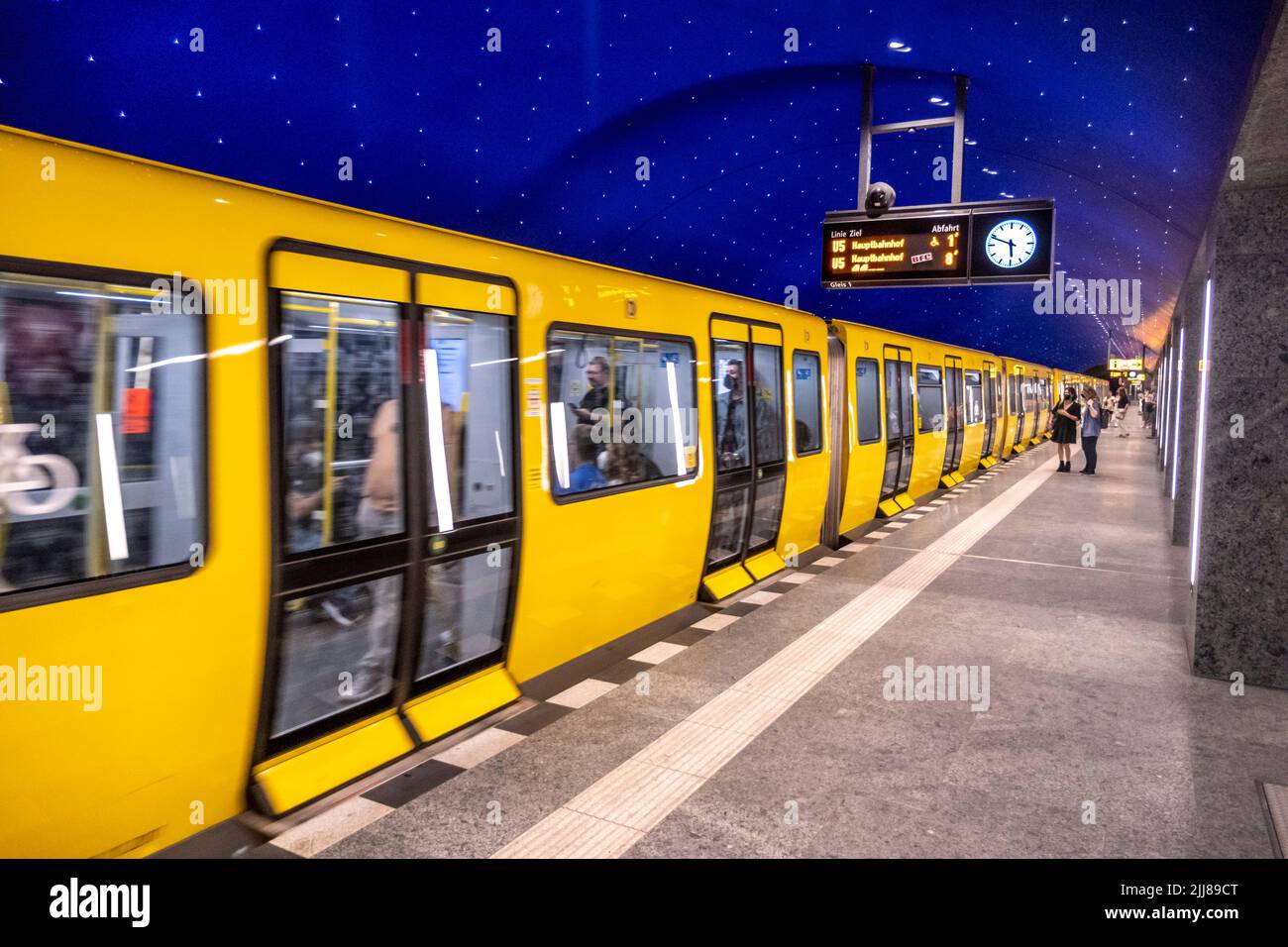 U-Bahn, U5, Museumsinsel, billet de 9 euros, Menschen, Nahverkehr, Berlin-Mitte, Allemagne Banque D'Images