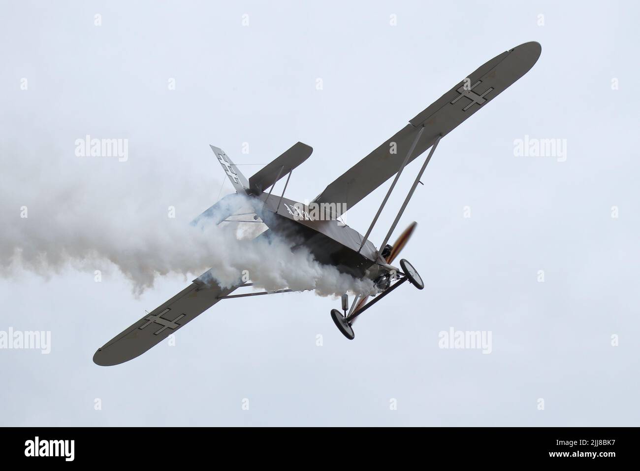 KAUNAS / LITUANIE - 10 août 2019: Lituanien ANBO II réplique avion vintage (initialement conçu par Antanas Gustaitis en 1927) exposition de vol Banque D'Images