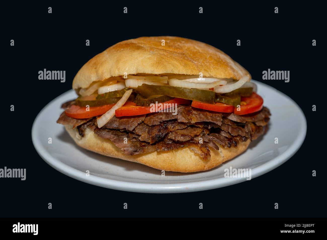 Sandwich isolé de la viande döner ou Sandviç döner, sur l'assiette Banque D'Images