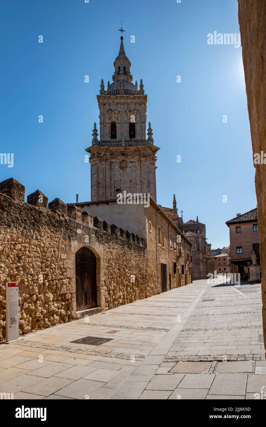 Tour de la cathédrale de Burgo de Osma, province de Soria, Espagne. Banque D'Images