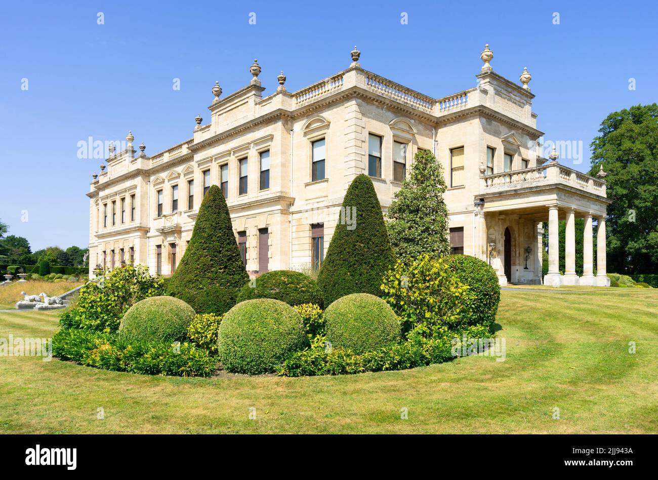 Brodsworth Hall and Gardens jardin topiaire ornemental à la maison de campagne victorienne près de Doncaster Yorkshire du Sud Angleterre GB Europe Banque D'Images