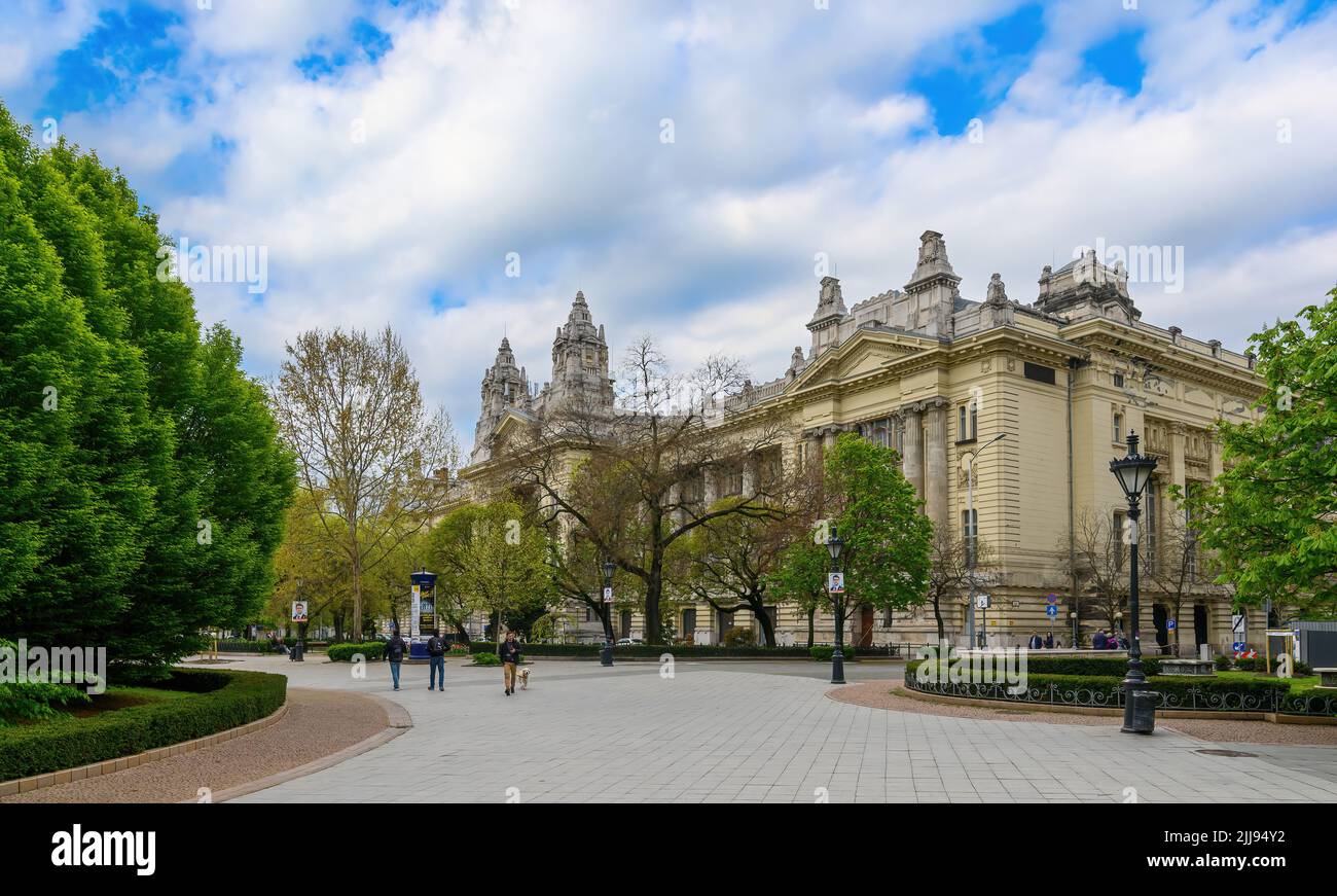 Budapest, Hongrie. L'ancien bâtiment du Musée hongrois d'Ethnographie. Banque D'Images