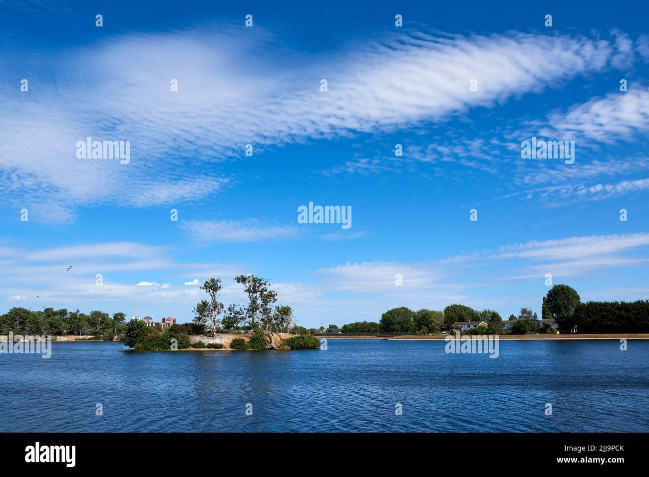 Réservoir sur Walthamstow Wetlands, dans le nord de Londres, en été Banque D'Images