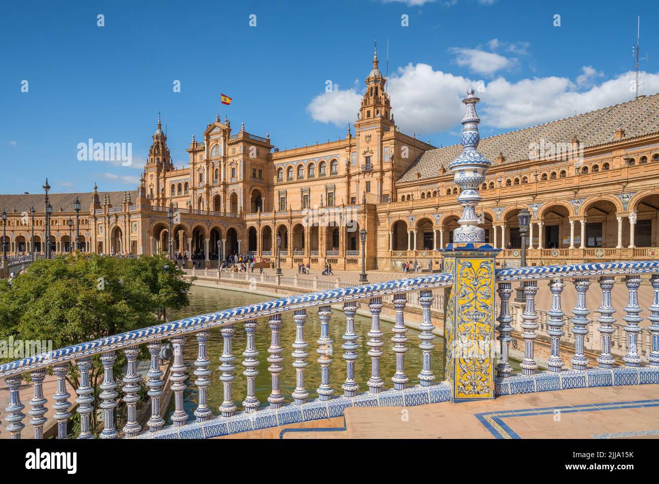Place espagnole ou Plaza de Espana à la journée ensoleillée à Séville, Andalousie, Espagne Banque D'Images