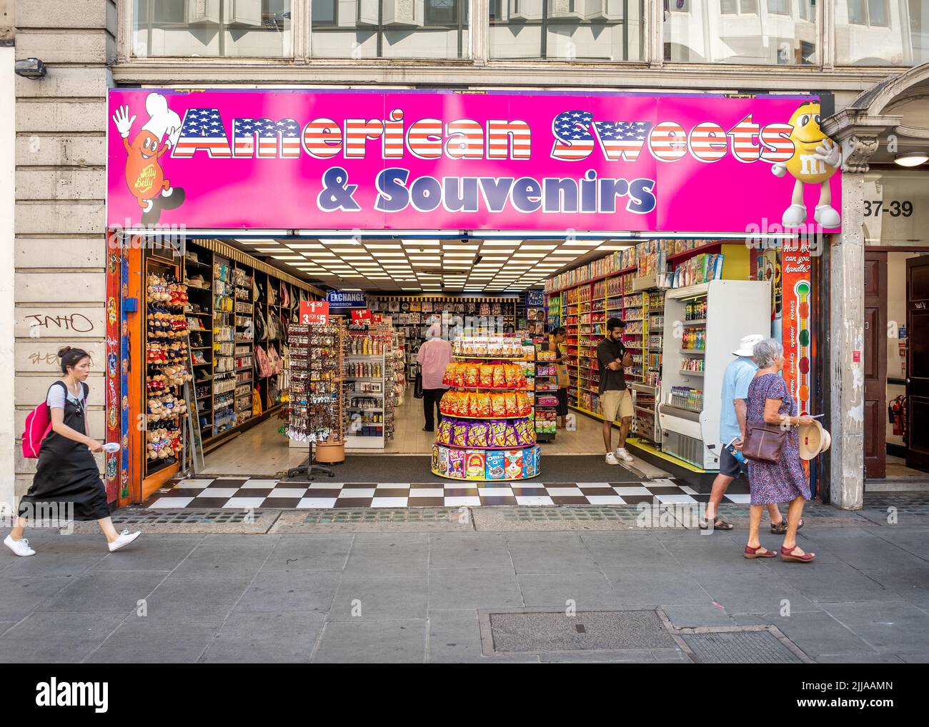 Controversée American Sweet shop sur Oxford Street, accusée d'évasion fiscale et de blanchiment d'argent, centre de Londres, Angleterre, Royaume-Uni. Banque D'Images