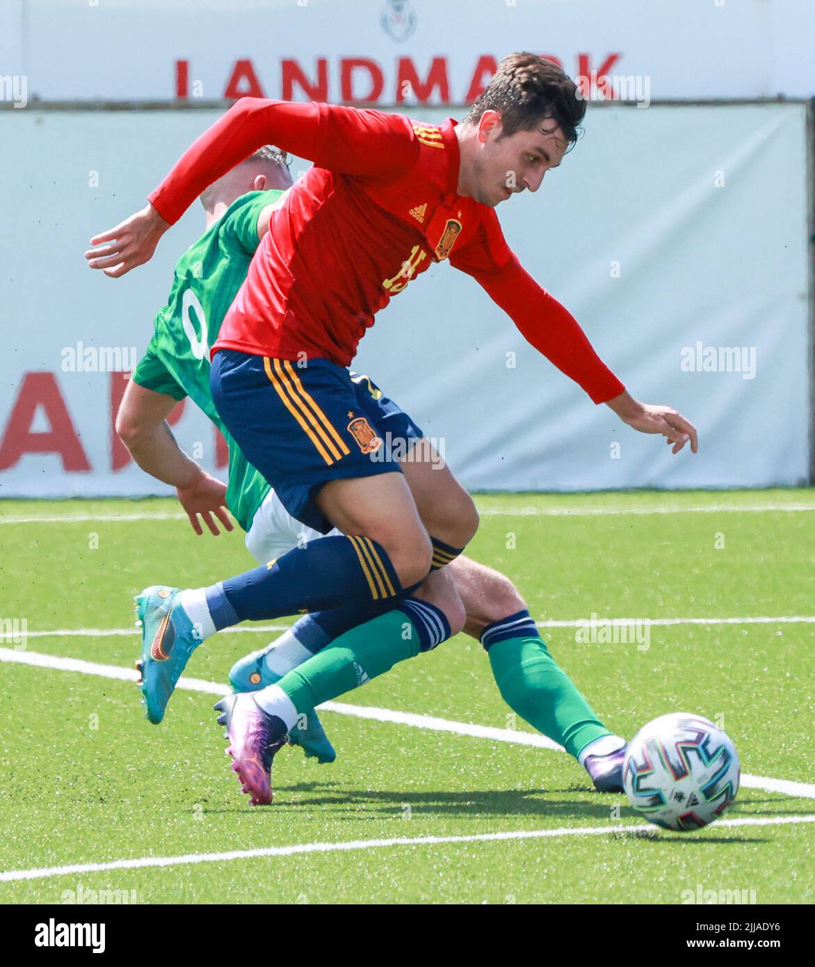 Inver Park, Larne, Comté d'Antrim, Irlande du Nord, Royaume-Uni. 03 juin 2022. Championnat UEFA 2023 Under21 qualification - Groupe C - Irlande du Nord 0 Espagne 6. Espagne international U21 joueur Victor Chust Espagne (15) Banque D'Images