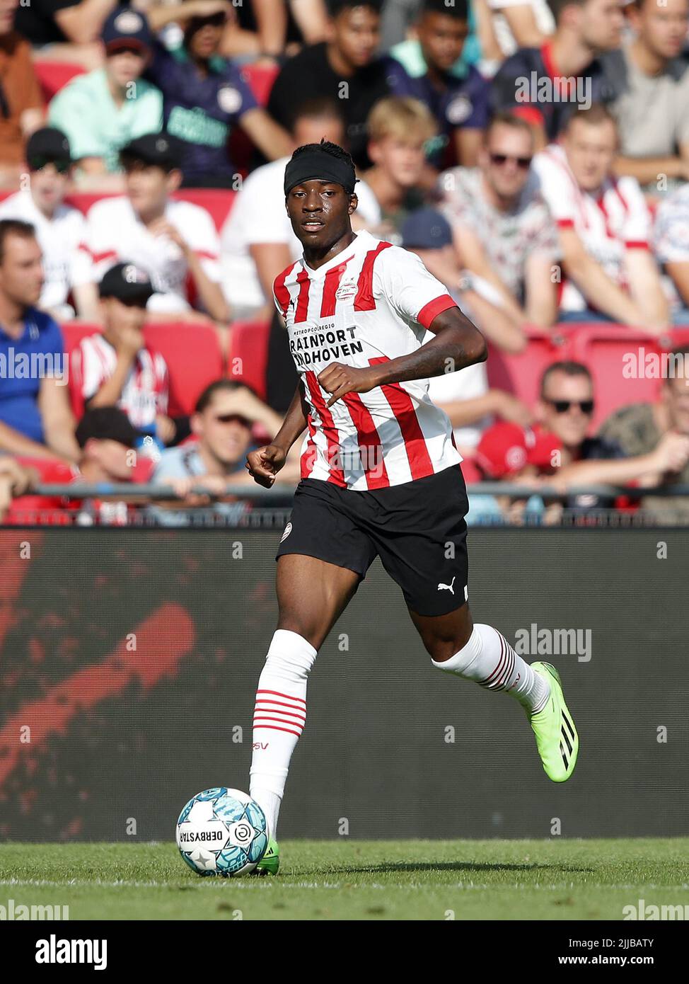 EINDHOVEN - Noni Madueke du PSV Eindhoven lors du match amical entre le PSV Eindhoven et Real Betis au stade Phillips sur 23 juillet 2022 à Eindhoven, pays-Bas. ANP | hauteur néerlandaise | Bart Stout jesdijk Banque D'Images